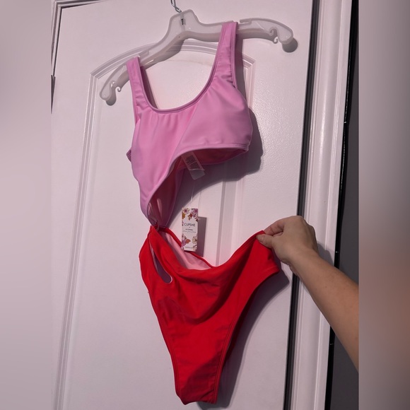 NWT Cupshe Pink & Red Cutout Bikini Set Small Size Small - Picture 3 of 5